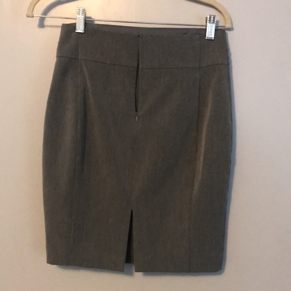 Express Skirt , size 2 in good condition - Picture 3 of 5